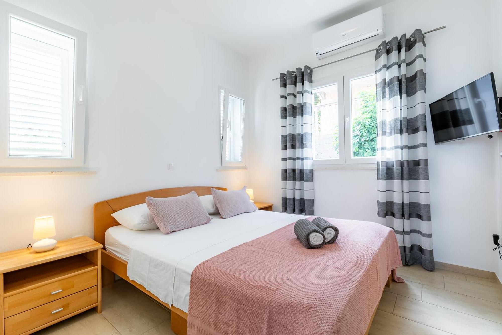 Holiday House Martinovic พริกราดิซา ภายนอก รูปภาพ