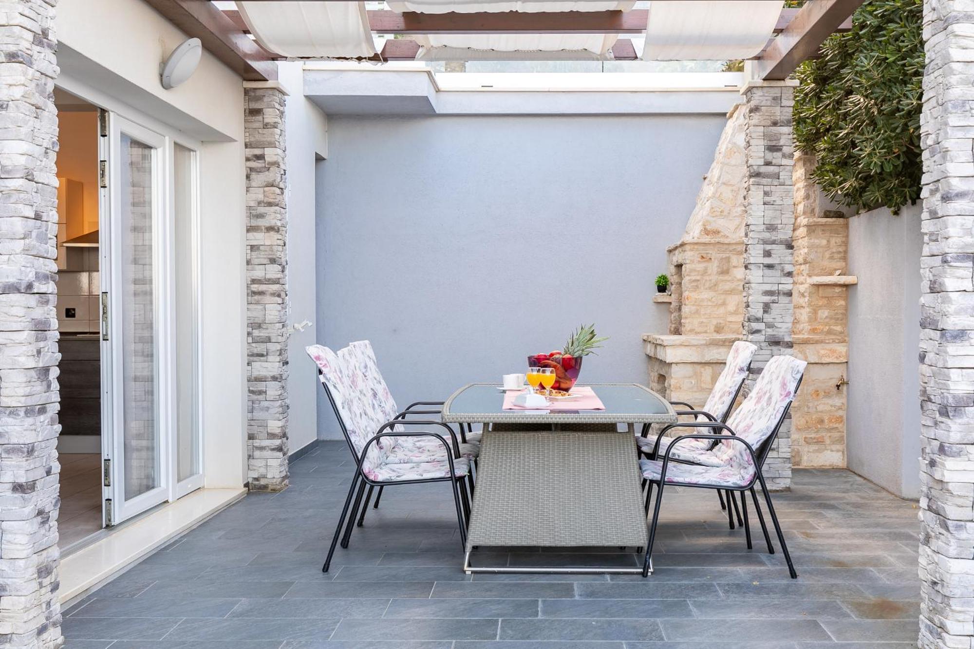 Holiday House Martinovic พริกราดิซา ภายนอก รูปภาพ